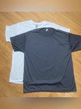 Crew Neck T-Shirt Pack - Gray and White large unisex NWOT